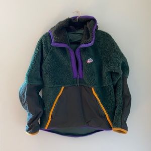 NIKE SHERPA PULLOVER JACKET.